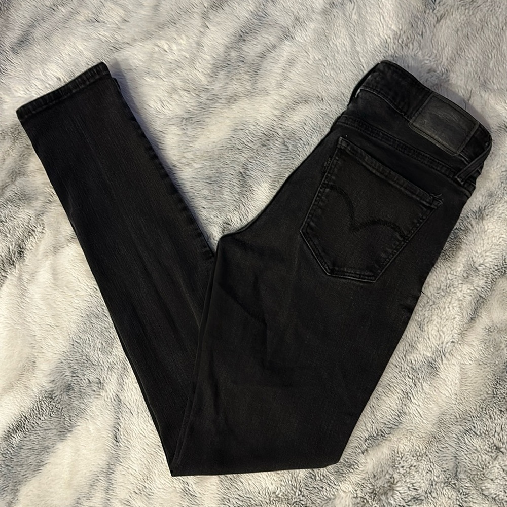 Levi’s 711 skinny jeans